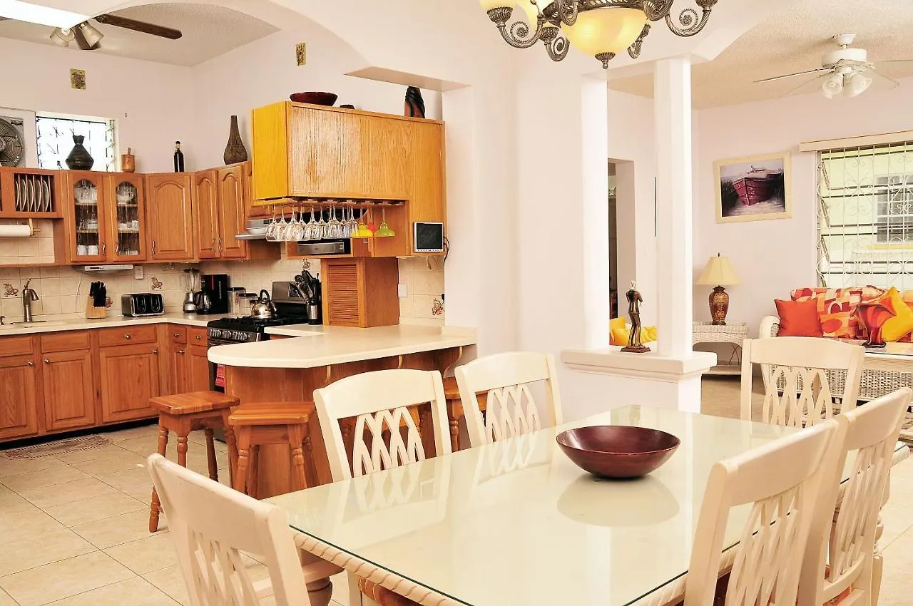Welcome To The Unpretentious And Breezy Graceville, Steps Away From The Beach Saint James