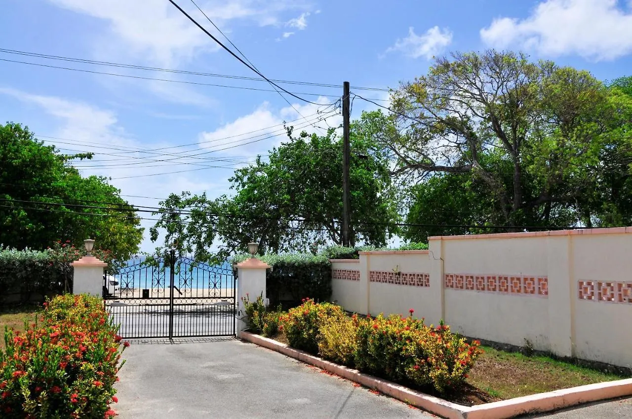 Welcome To The Unpretentious And Breezy Graceville, Steps Away From The Beach Saint James Holiday home