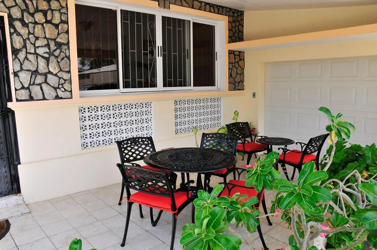 Welcome To The Unpretentious And Breezy Graceville, Steps Away From The Beach Saint James Holiday home